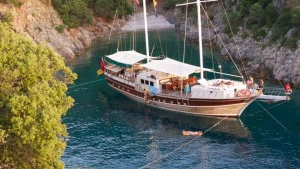 crowded-house-tours-blog-927-young-adults-cabin-cruise-7-day-2